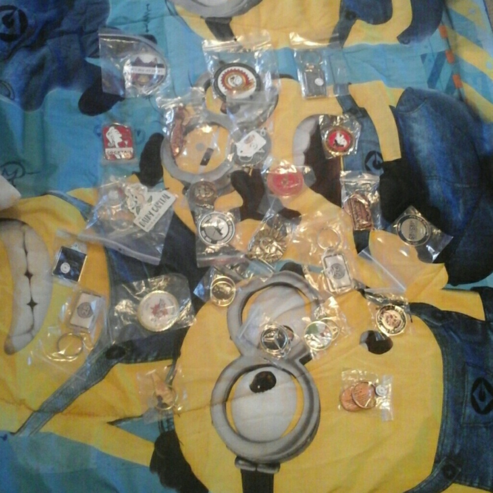 A verity of mixed key chains